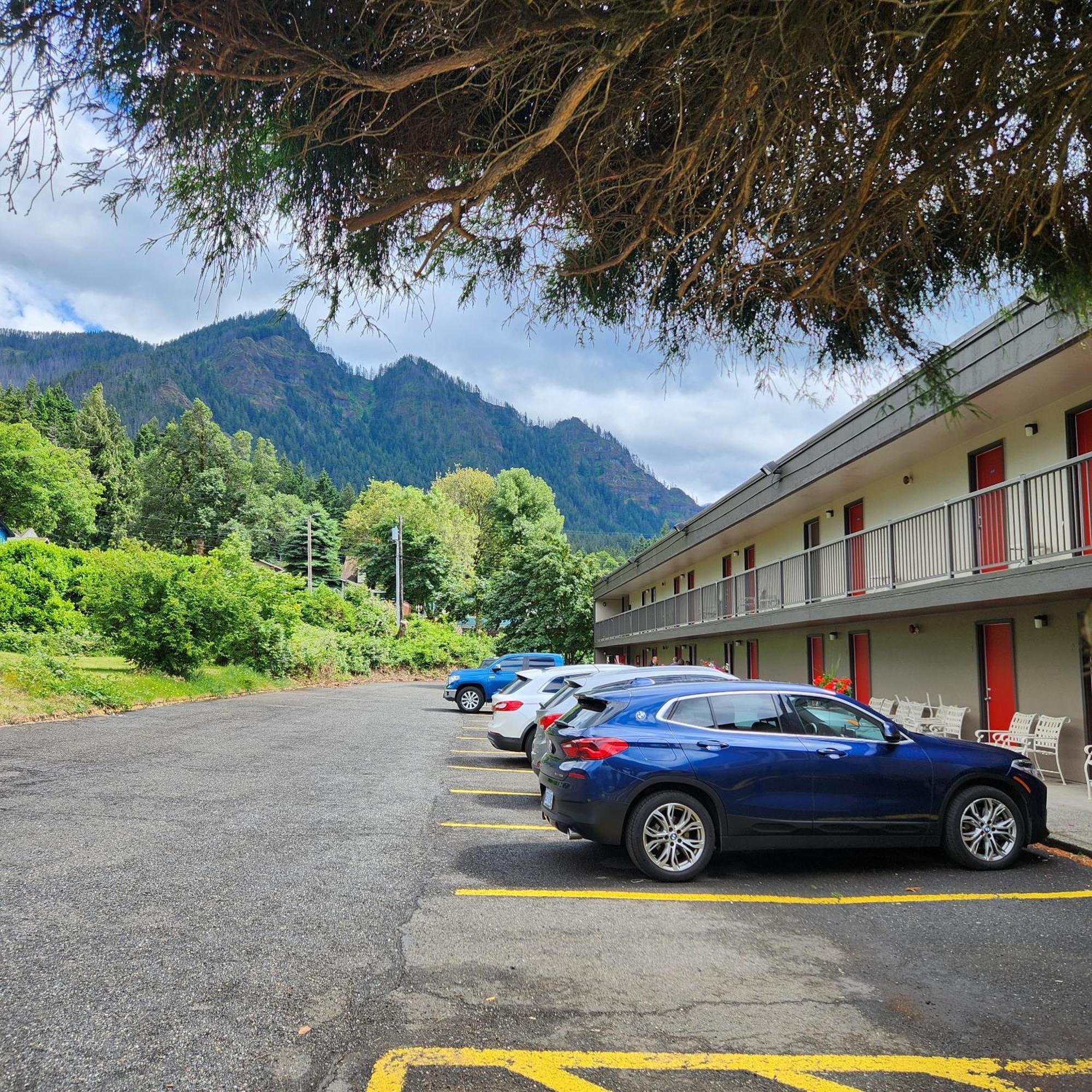 Columbia Gorge Inn Cascade Locks Extérieur photo